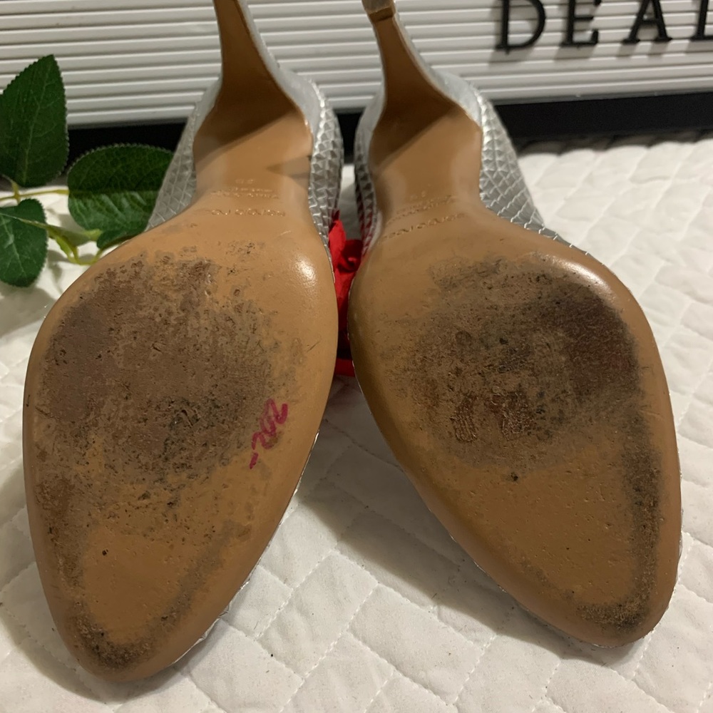 🛍️🛍️HOST PICK🎁 Sergio Rossi Silver Metallic Holographic Leather Pumps Size: 7.5 - Picture 4 of 5
